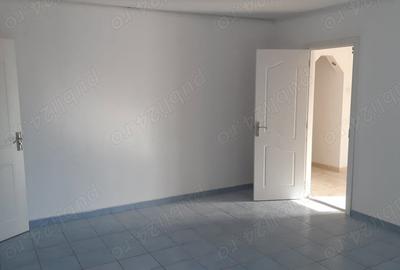 Spațiu comercial, de 60 mp, în Semicentral - 3