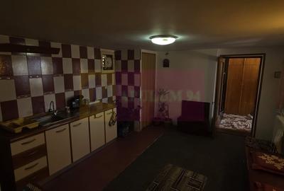 Casă cu 6 camere în Central