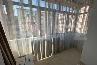 Apartament cu 3 camere semidecomandat în Micro 11 - 2