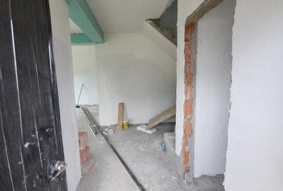 Casă cu 5 camere cu Teren 532 Mp în Central - 17