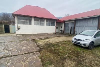 Casă cu 4 camere cu Teren 1600 Mp în Central - 18