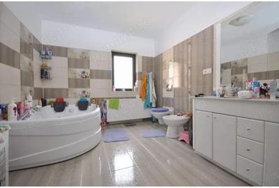 Casă cu Teren 800 Mp în Sânpetru - 2