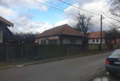 Casă cu 3 camere în Brețcu - 1