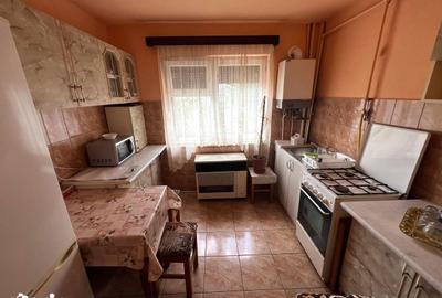 Apartament cu 3 camere în Micro 16 - 11