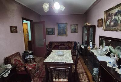 Apartament cu 3 camere decomandat în Circumvalațiunii