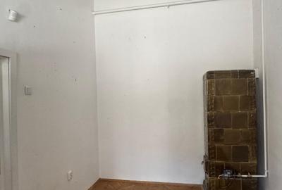 Spațiu comercial, de 100 mp, în Central - 9