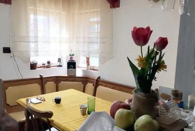 Casă cu 6 camere în Central