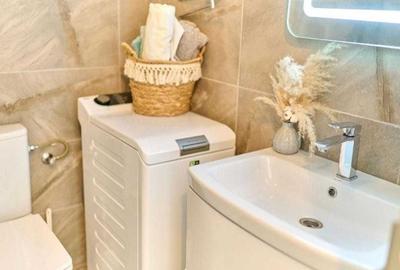 Apartament cu 3 camere, mobilat în Central
