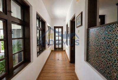 Casă individuală cu 6 camere cu Canalizare în Dorobanțul - 16