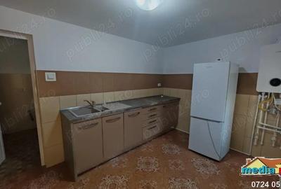 Casa cu curte de inchiriat pe termen lung Pia?a Centrala, ideala ?i pentru birouri - 10