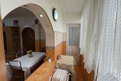 Apartament 3 camere mobilat  aleea Baiut - 7