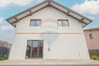 Casă cu 5 camere cu Teren 630 Mp în Tărlungeni