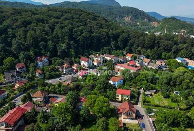 Casa cu curte generoasa la poalele muntilor, Centru Istoric/Brasov