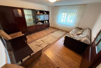 Casă cu 3 camere cu Teren 3300 Mp în Central