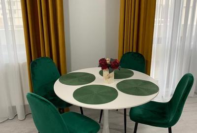 Apartament cu 2 camere decomandat, mobilat în Central
