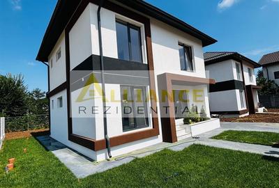 Casă individuală cu 4 camere decomandat cu Canalizare în Berceni
