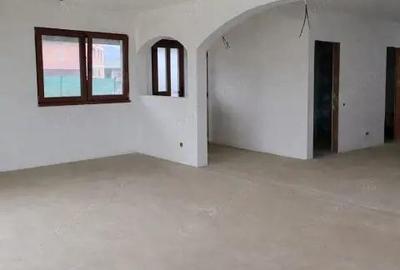Casă cu Teren 5000 Mp în Tăuții-Măgherăuș