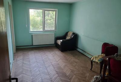 Apartament cu 3 camere semidecomandat în Central - 6