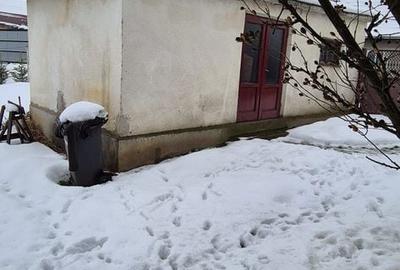 Casă cu 3 camere cu Teren 2704 Mp în Central - 2