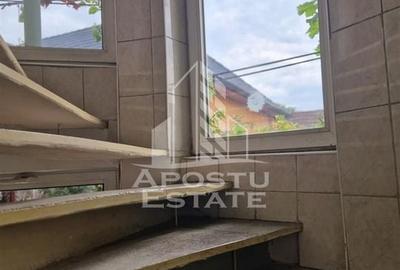 Casa familiala cu spatiu comercial si garaj P+1E+M 720 Mp - 13