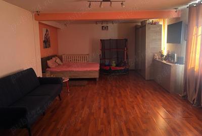 Casă cu 4 camere cu Teren 280 Mp în Central - 2