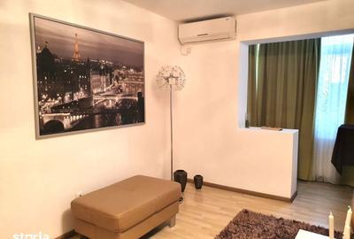 Apartament cu 3 camere semidecomandat în Micro 3 - 4