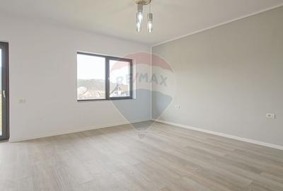 Casă cu 5 camere cu Teren 400 Mp în Bunloc - 18