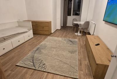 Garsonieră decomandată, mobilată în Titan