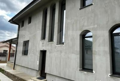 Casă cu 5 camere cu Teren 570 Mp în Nufărul - 8
