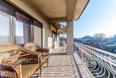 Casă individuală cu 11 camere cu Canalizare în Șagului