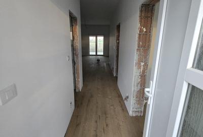 Duplex pe parter de inchiriat 500euro luna - 2