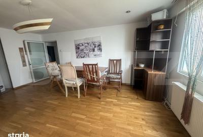 Casă cu 8 camere cu Teren 400 Mp în Central