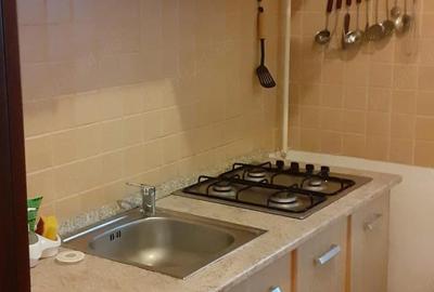 Garsonieră decomandată în Central - 4