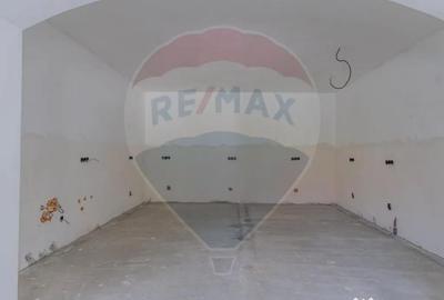 Casă cu 4 camere cu Teren 1642 Mp în Hoghiz - 12