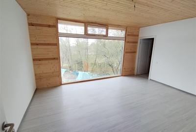 Casa de vanzare in zona Maracineni.