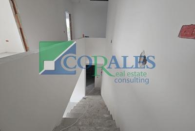 Duplex cu 5 camere cu Canalizare în Girocului - 4