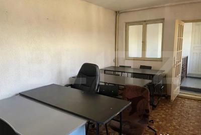 Casă cu 7 camere cu Teren 111 Mp în Central - 4