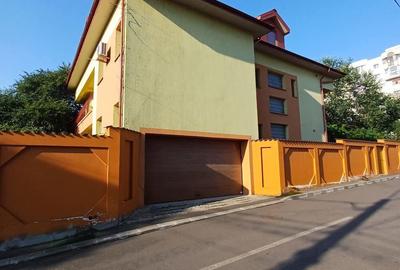 Casă cu 12 camere cu Teren 400 Mp în Micro 17 - 9