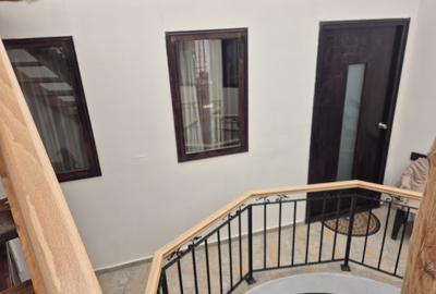 Apartament cu 4 camere decomandat în Schei - 16