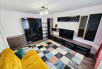 Apartament de inchiriat -- 3 camere decomandate, zona ICIL