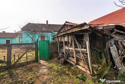 Casă cu 2 camere cu Teren 3036 Mp în Borș - 7