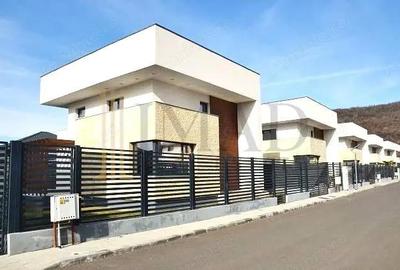 Casă cu Teren 350 Mp în Central - 2