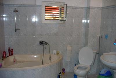Casă cu 3 camere cu Teren 380 Mp în Central - 4