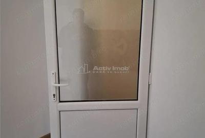 Apartament cu 3 camere semidecomandat în Micro III - 19