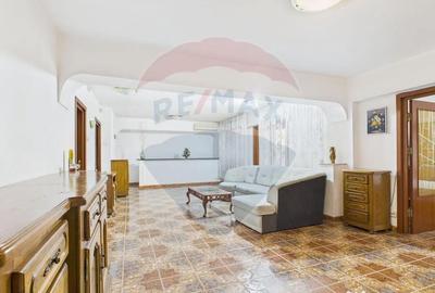 Apartament cu 3 camere semidecomandat, mobilat în Iancului
