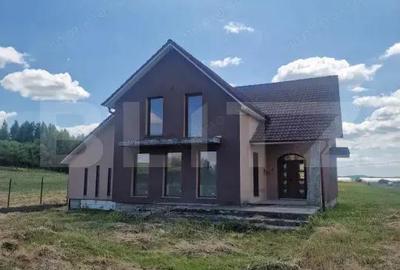 Casă cu 4 camere cu Teren 5600 Mp în Central - 11