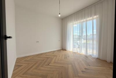 Duplex cu 4 camere cu Canalizare în Bucium - 11
