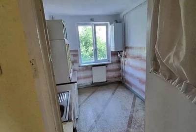 A 37 Liceul sanitar ,Apartament 3 camere confort 1 etaj 2, 67000euro - 12