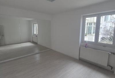 Apartament cu 2 camere decomandat în Baba Novac - 5