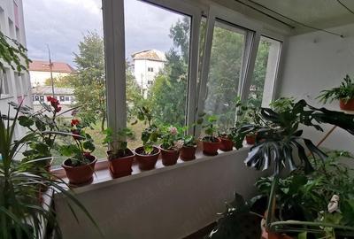 Apartament cu 3 camere semidecomandat în Central - 9